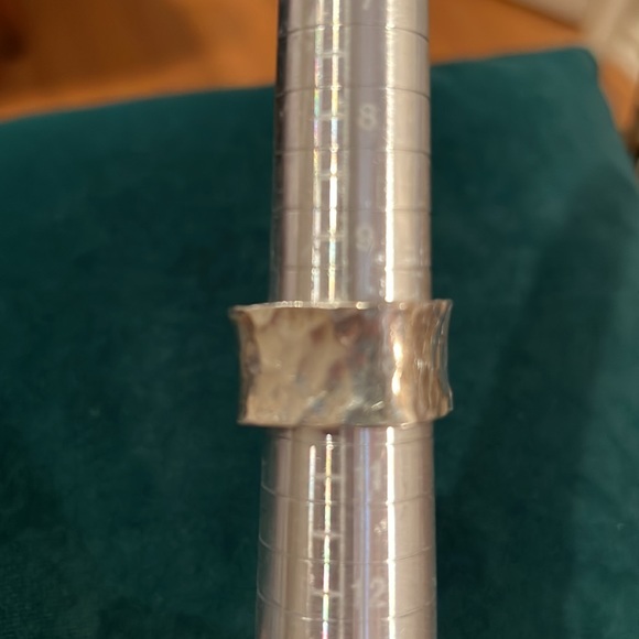Square Hammered Silver Ring - Picture 3 of 3